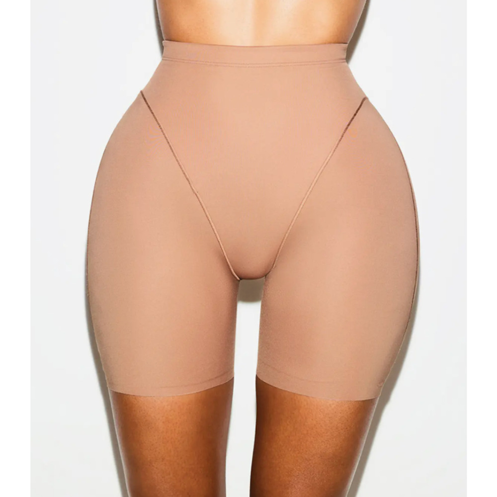SKIMS L Butt And Hip Enhancing Padded Mid-thigh Shorts Sienna Kardashian Curves